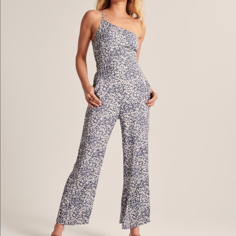 One-shoulder Jumpsuit